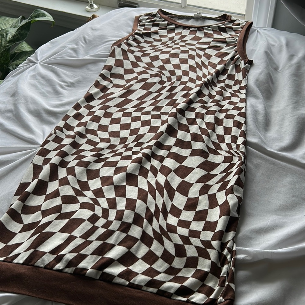 Teen girl brown checkered dress